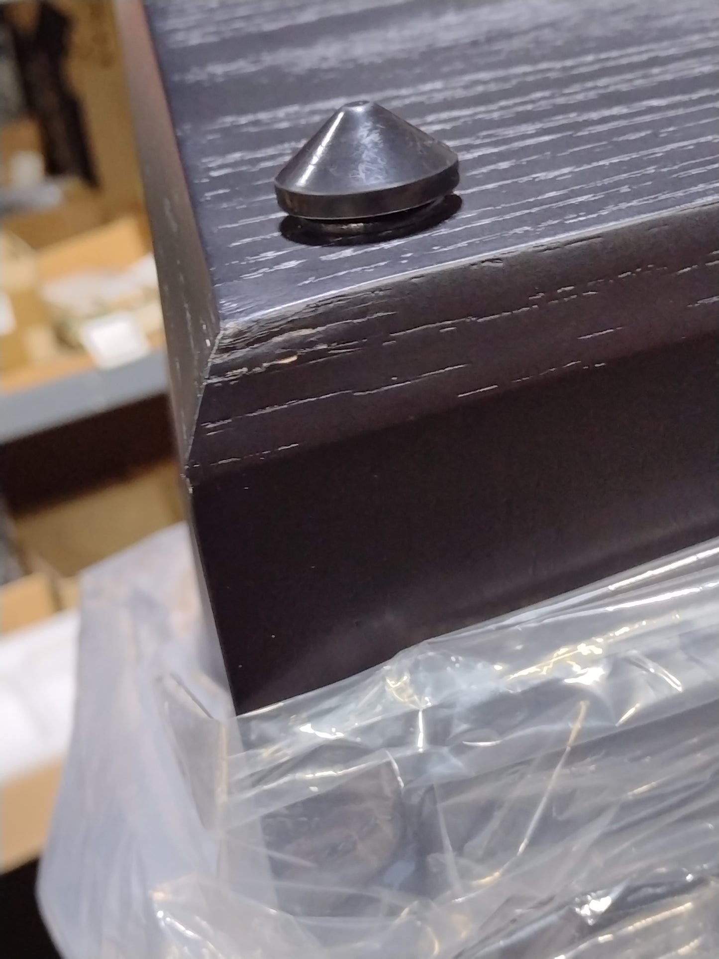Ultra Tower - Black Oak - Outlet - 1138