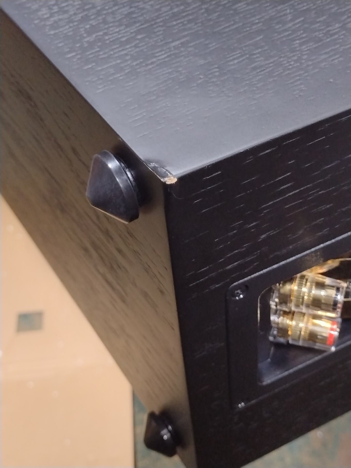 SVS Ultra Evolution Tower - Black Oak - Outlet - 1065