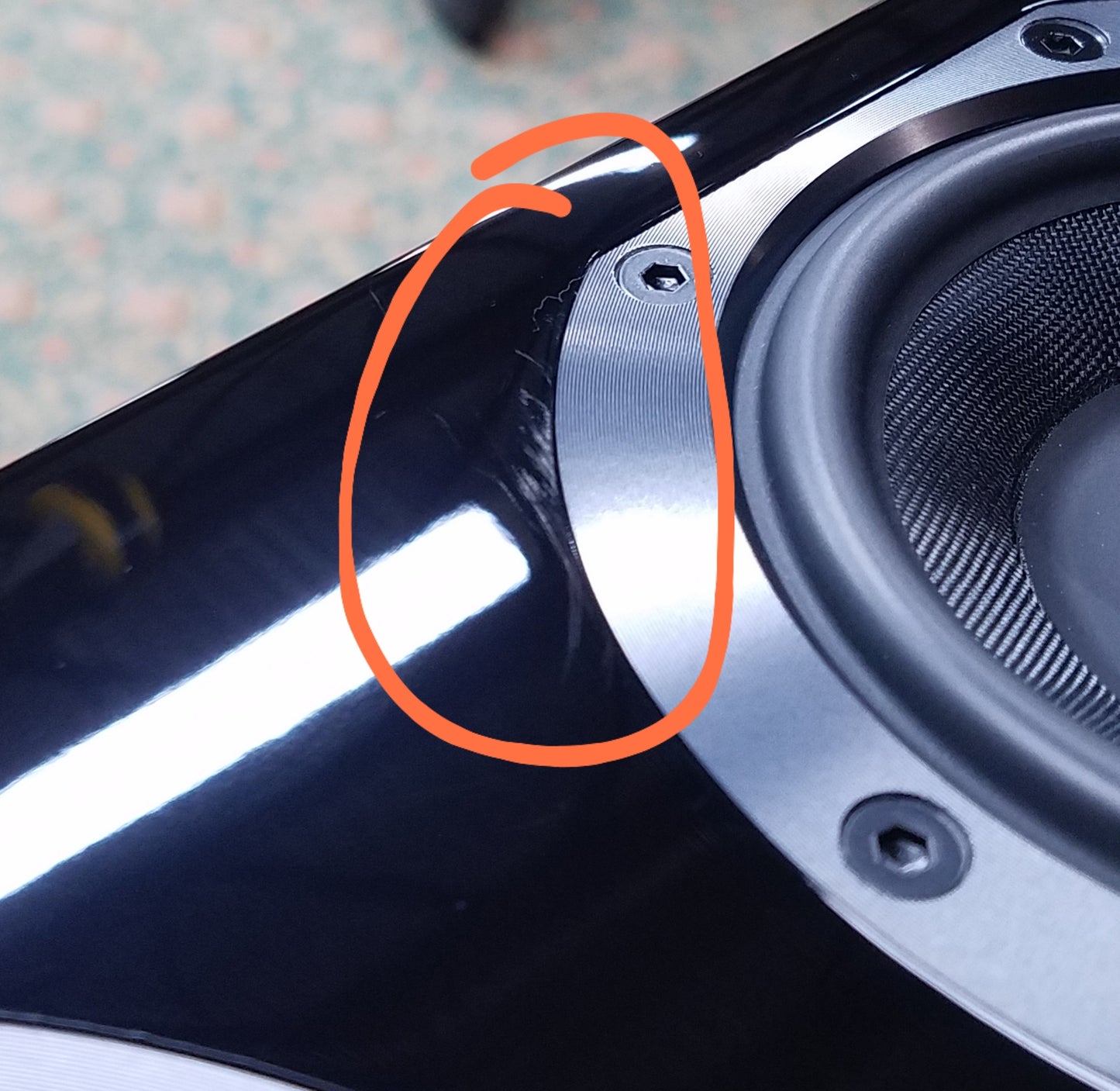 Ultra Center - Piano Outlet - 1044