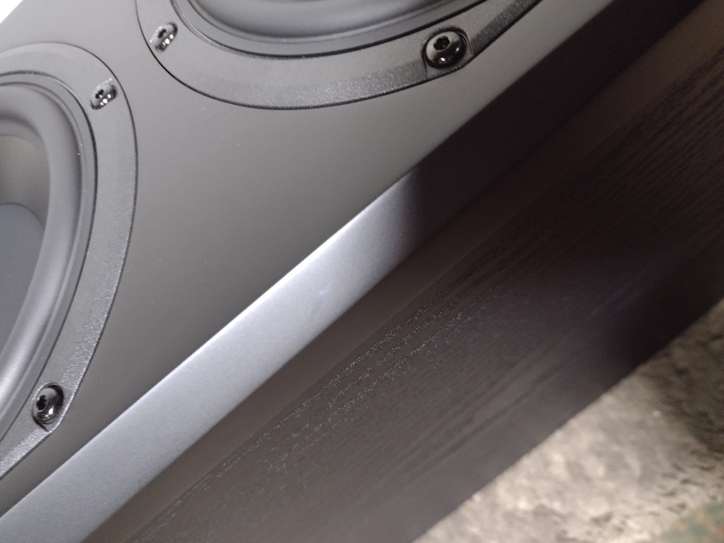 Prime Tower - Black Ash - Outlet - 1014