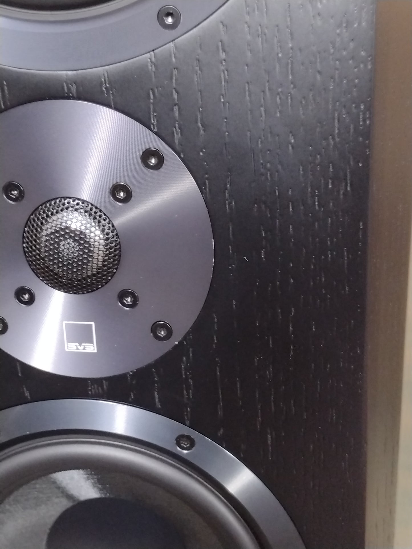 Ultra Tower - Black Oak - Outlet - 1138