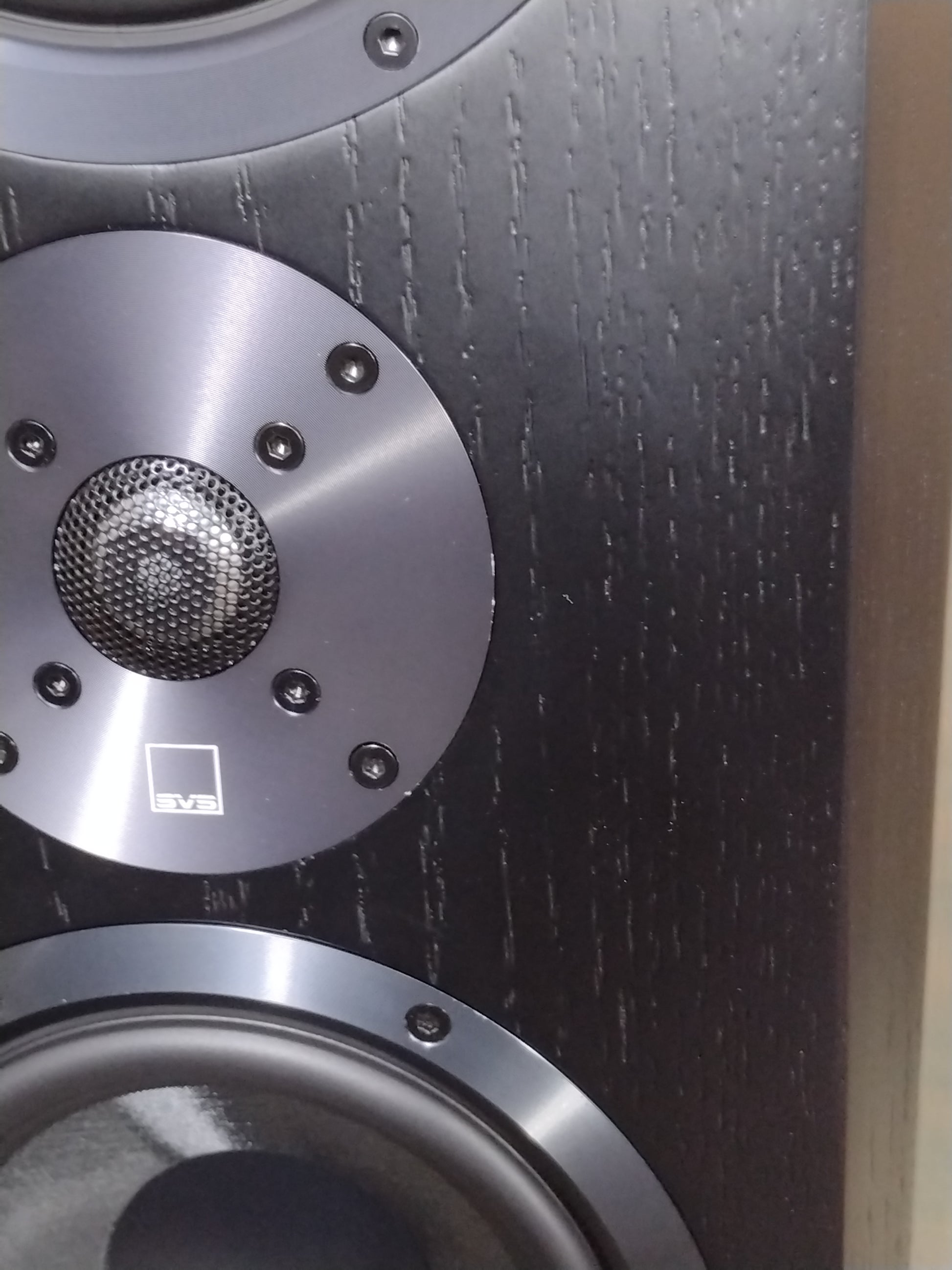 Ultra Tower - Black Oak - Outlet - 1138